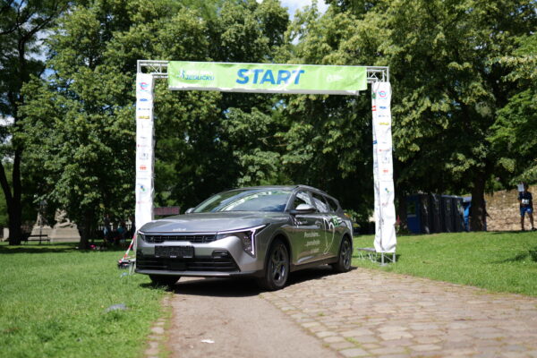 Máte auto? Pomůžete nám?